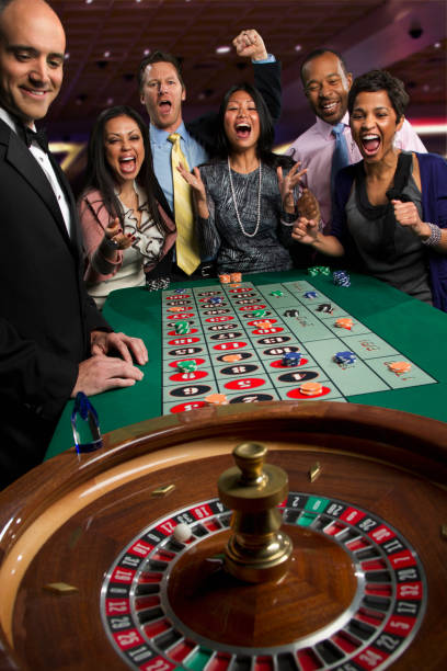 Baccarat betting interface showing Banker, Player, and Tie options on mahar card game table